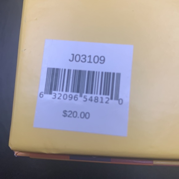 Crystal Kingdom Peacock Pendant on Gold  Tone 18” chain in gift box. - Picture 5 of 6